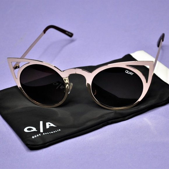 Quay Australia Accessories - NWOT Quay Gold "Invader" Sunglasses